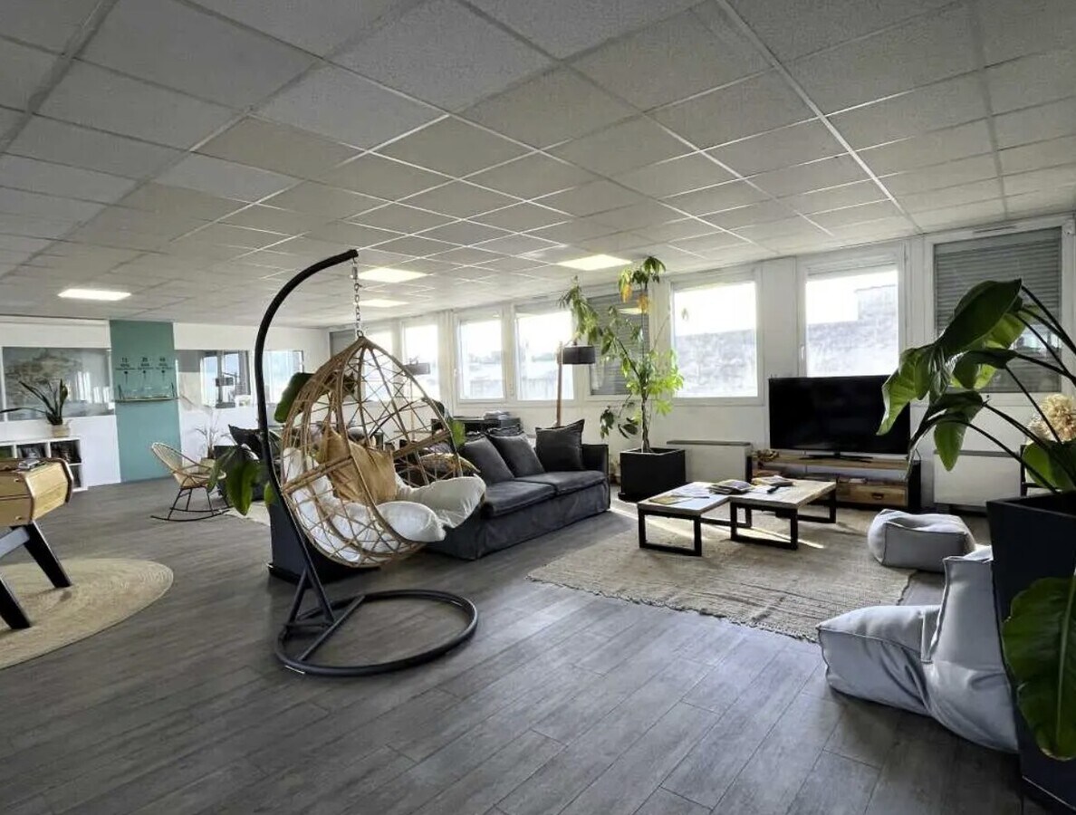 4 Rue Henri Et Antoine Maurras, Marseille, BDR 13016 - Unit Lot 2 - - Interior Photo - Image 1 of 10