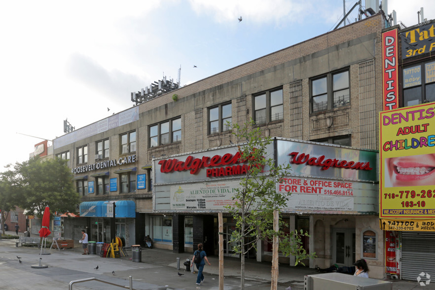 103-12-103-26A Roosevelt Ave, Corona, NY for sale - Primary Photo - Image 1 of 2