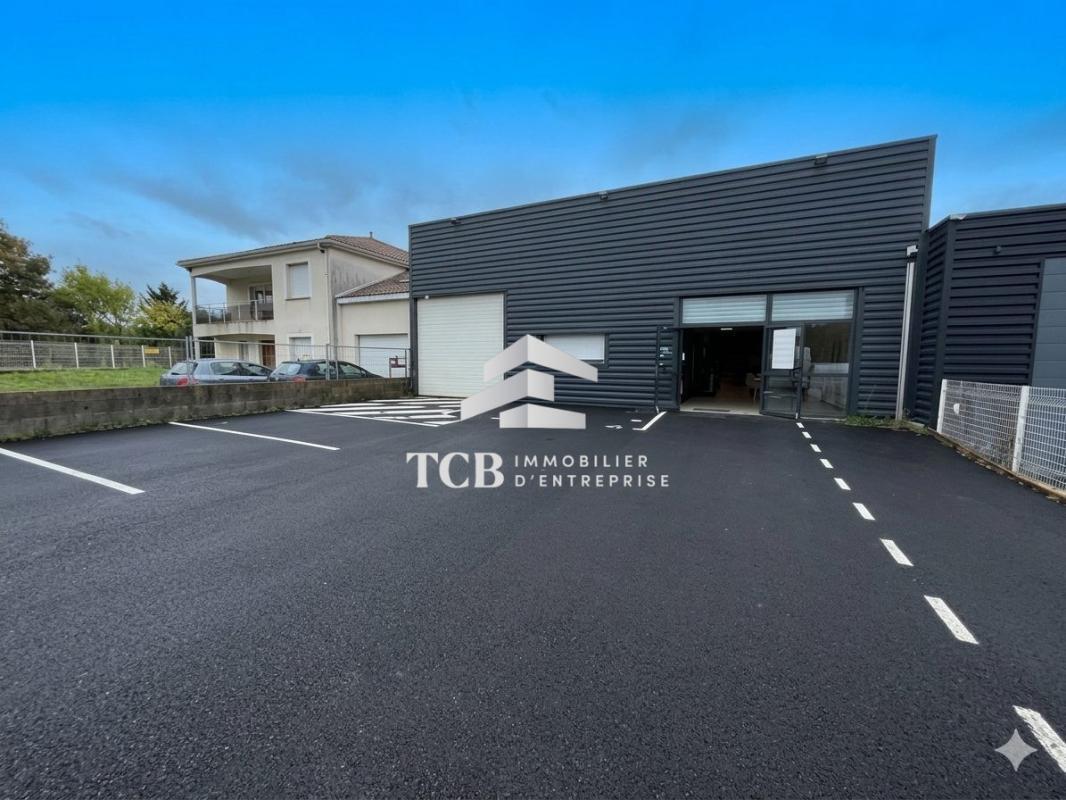 Flex in Clisson for lease Building Photo- Image 1 of 10
