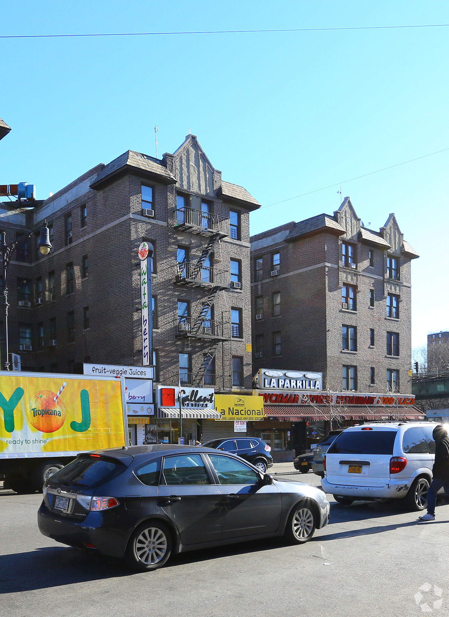 101-111 Dyckman St, New York, NY for lease Primary Photo- Image 1 of 5