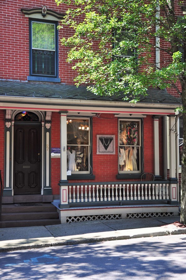 97 Broadway, Jim Thorpe, PA 18229