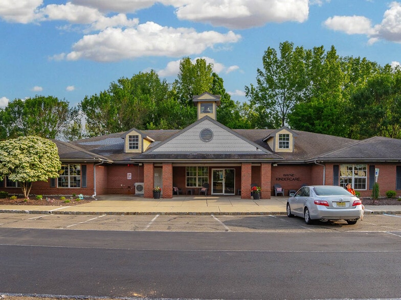 23 Barbour Pond Dr, Wayne, NJ for sale - Building Photo - Image 2 of 7