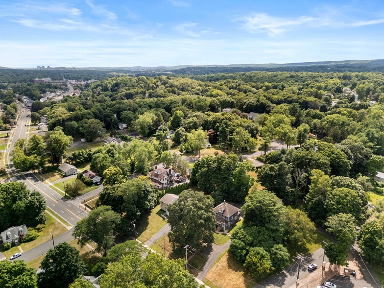 2764 Whitney Ave, Hamden, CT for sale - Building Photo - Image 3 of 30