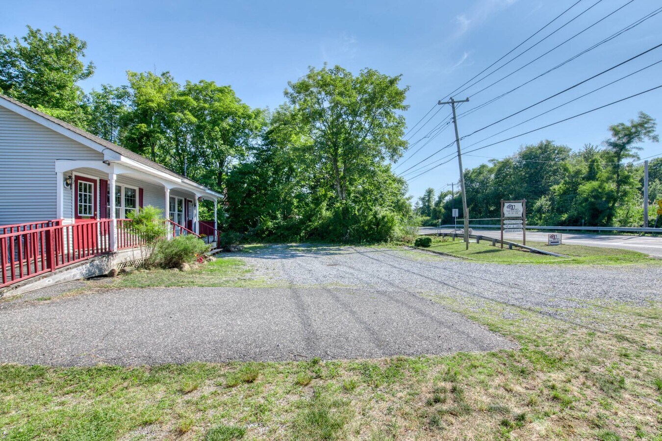 68320 Route 25, Greenport, NY 11944