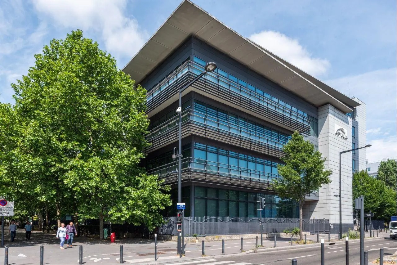 2-4 Avenue François Mitterrand, Saint-Denis for lease Building Photo- Image 1 of 16