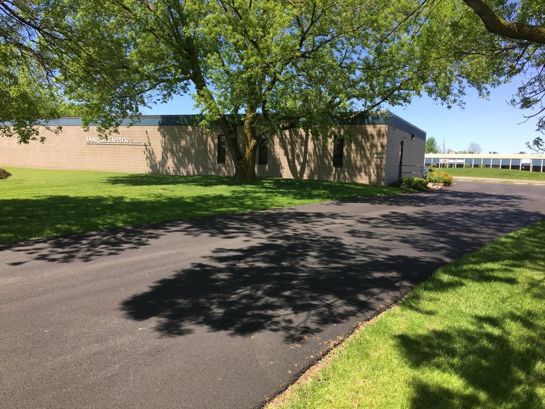 1812 Brighton Henrietta Town Line Rd, Rochester, NY for sale - Building Photo - Image 1 of 1