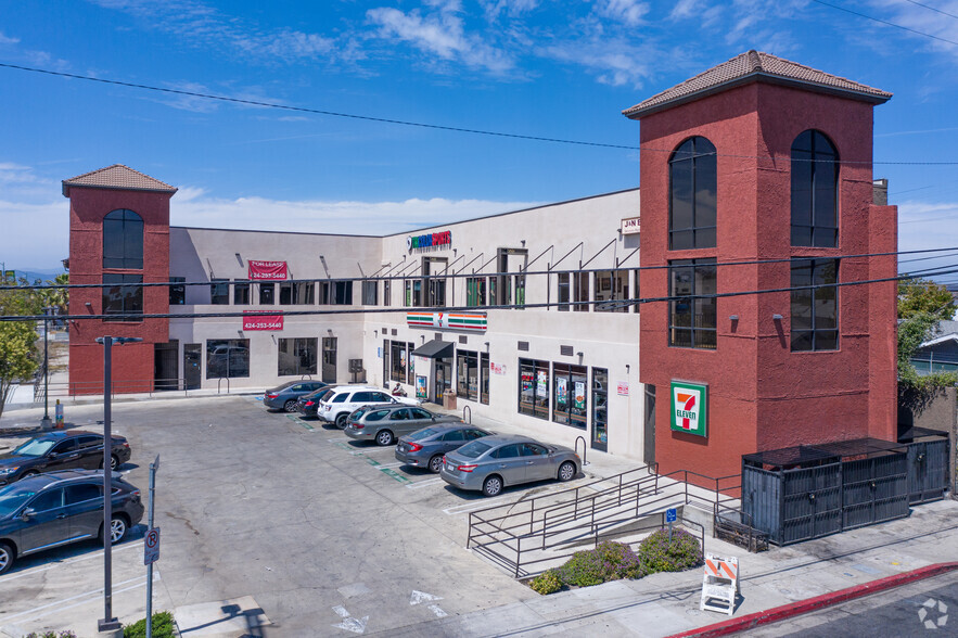 5318 S Vermont Ave, Los Angeles, CA for lease - Primary Photo - Image 1 of 37