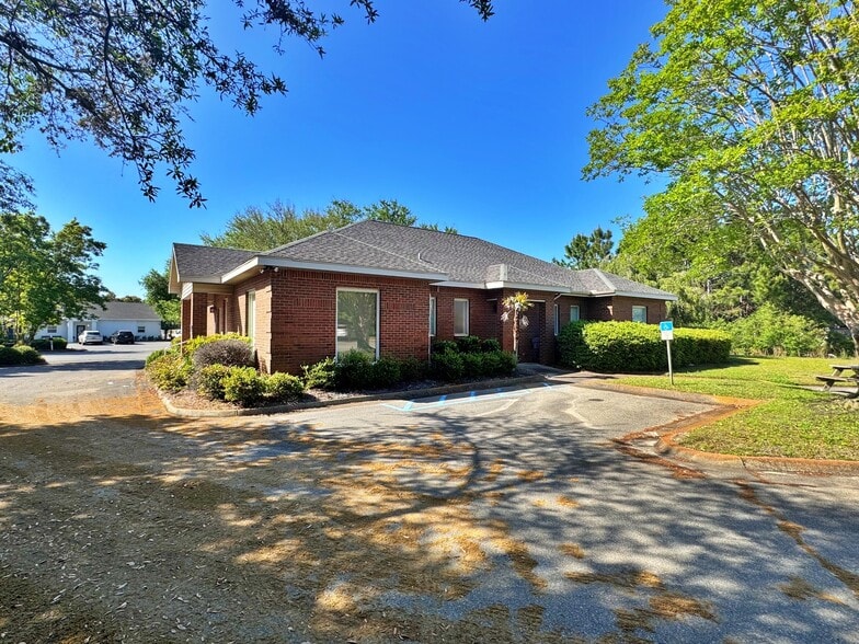 30 South Shore Dr, Miramar Beach, FL for lease - Building Photo - Image 2 of 8