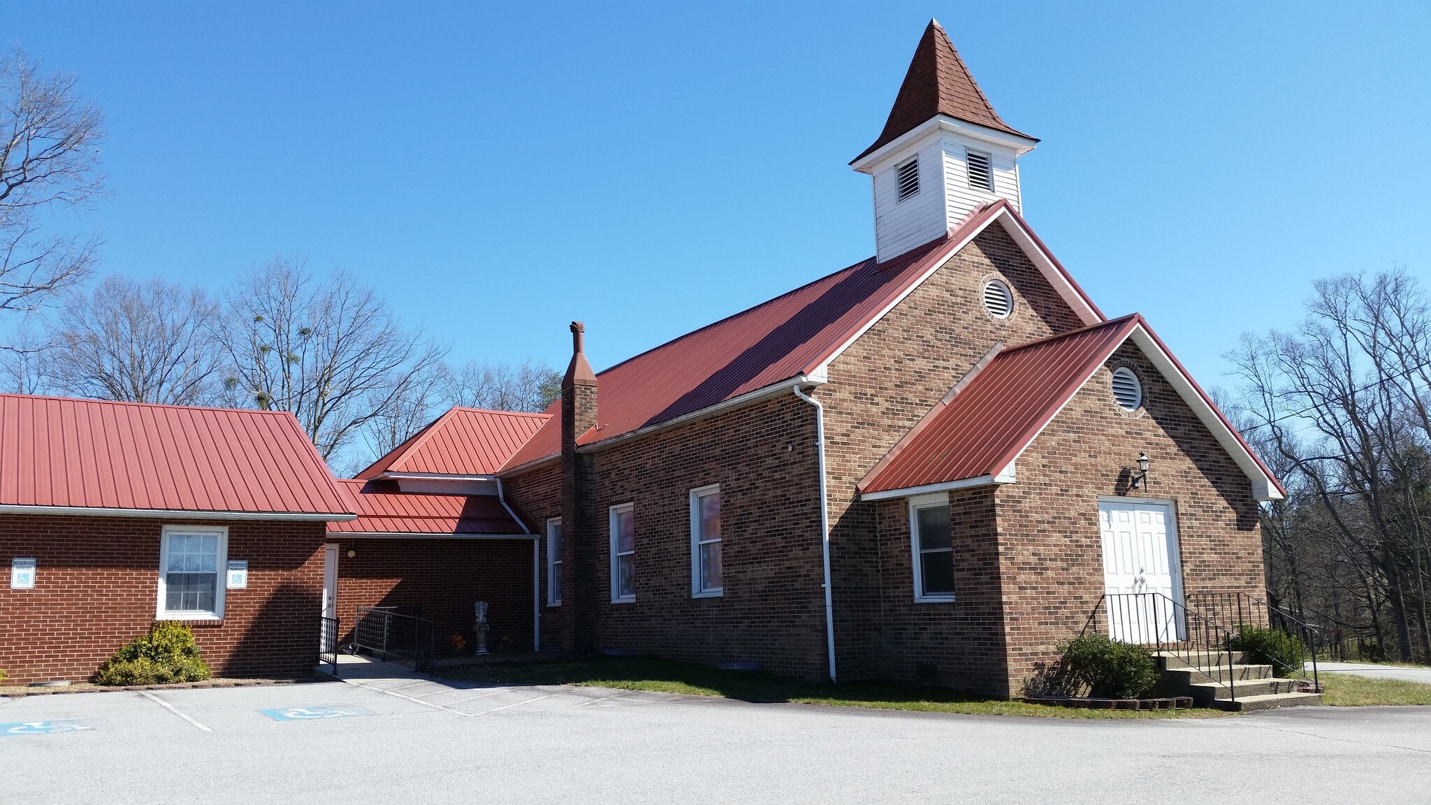 552 Ridge Rd, Hendersonville, NC for sale Primary Photo- Image 1 of 1