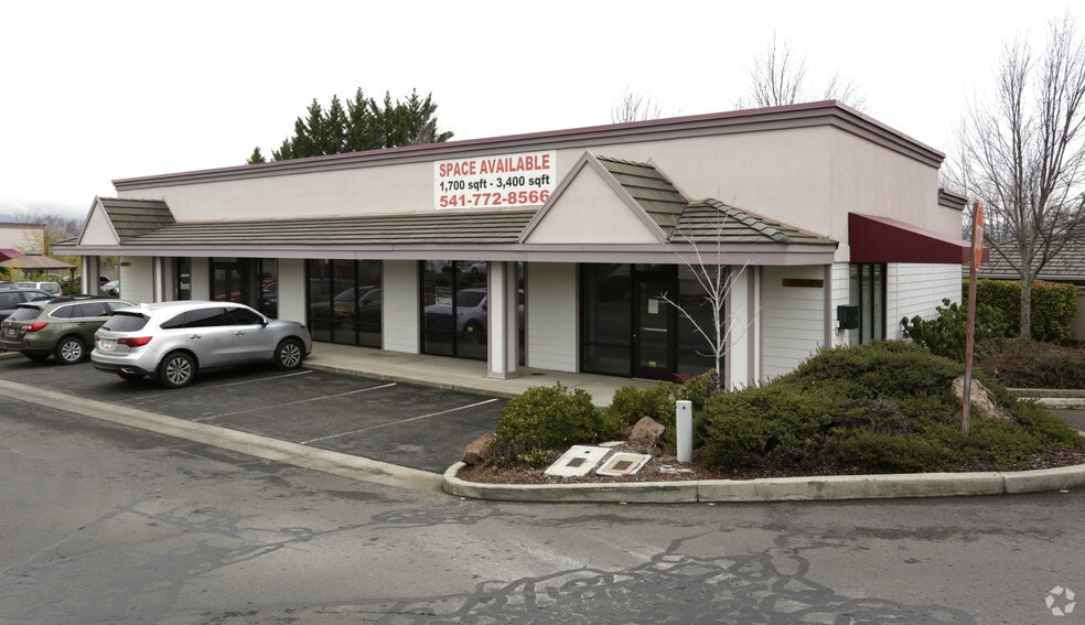 930-980 N Phoenix Rd, Medford, OR for lease - Primary Photo - Image 2 of 4