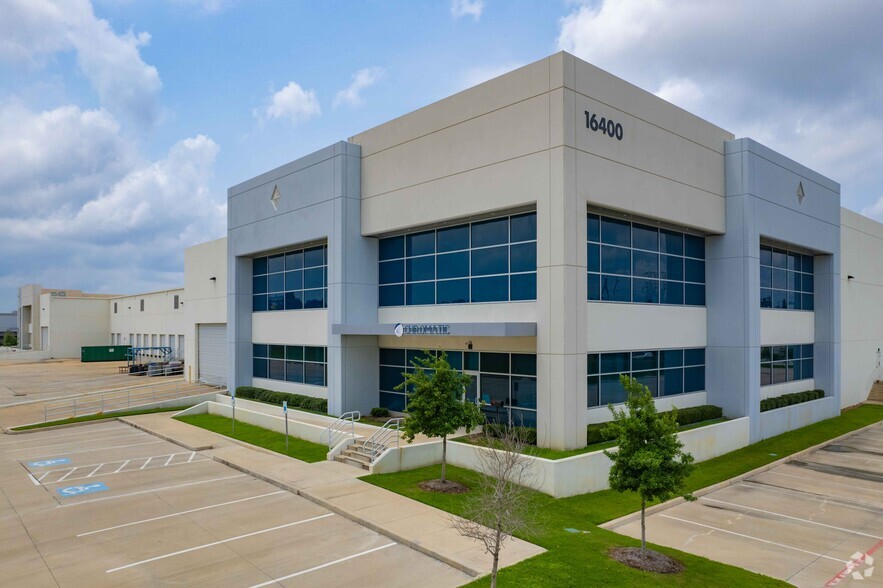 16400 Air Center Blvd, Houston, TX for lease - Building Photo - Image 1 of 5