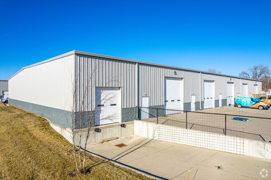 808 SW Cherry St, Ankeny, IA for lease - Building Photo - Image 2 of 5
