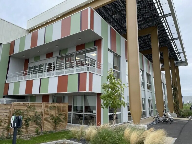 Industrial in Verrières-en-Anjou for sale - Building Photo - Image 2 of 27