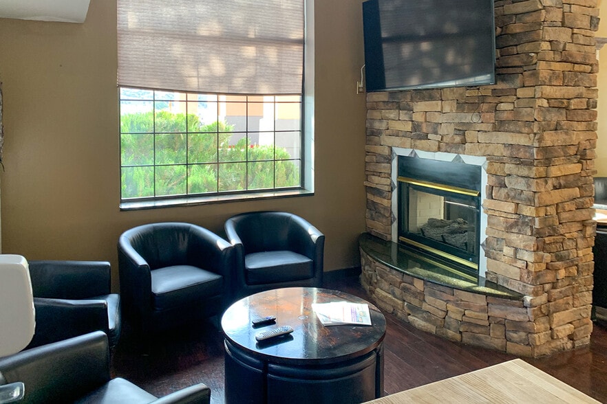 166 US Highway 20 S, Thermopolis, WY for sale - Lobby - Image 3 of 6