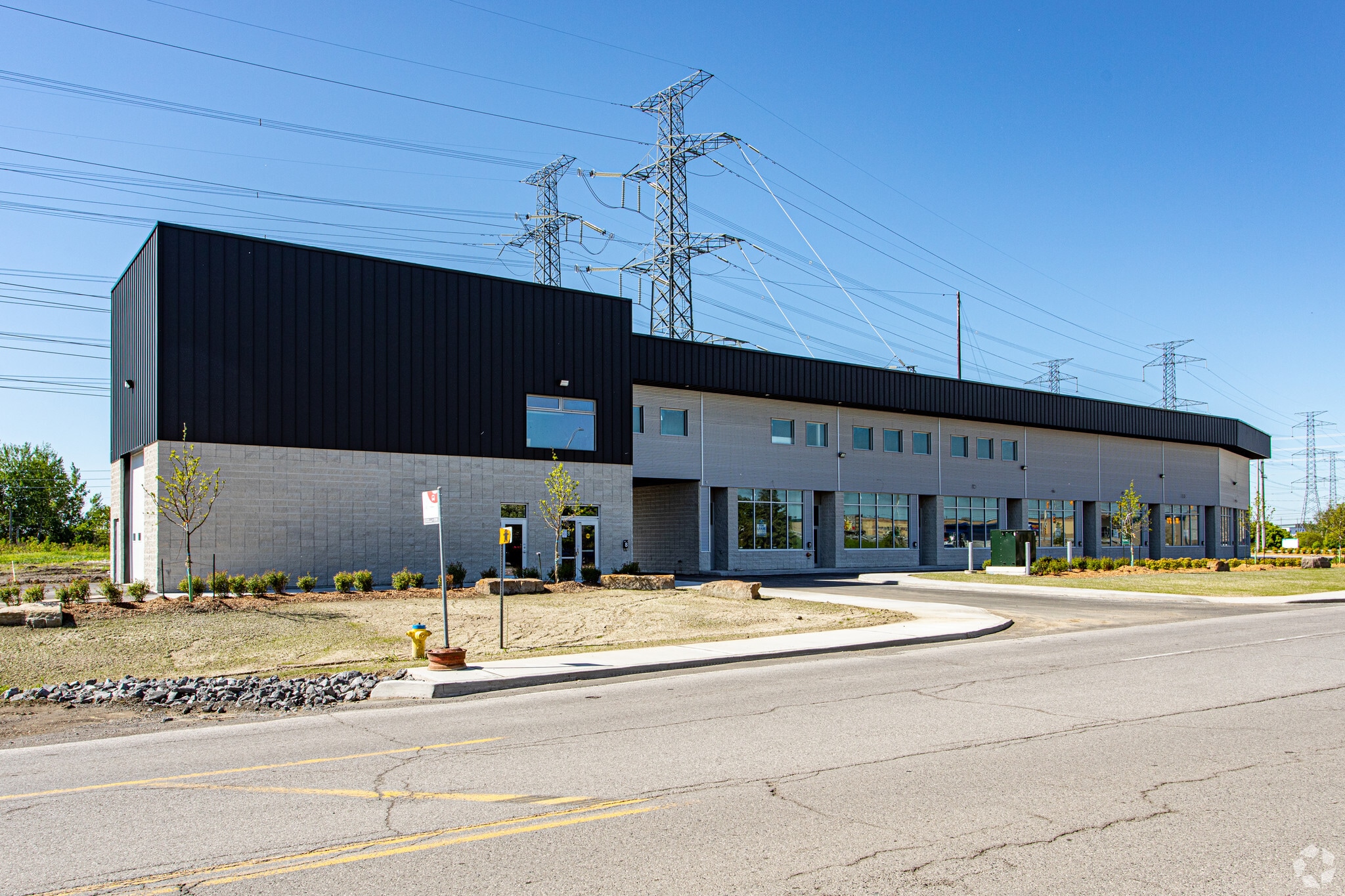 3009 Hawthorne Rd, Ottawa, ON for sale Primary Photo- Image 1 of 1