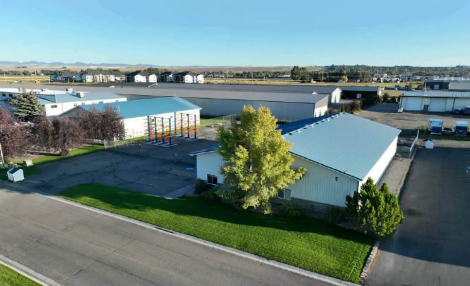 240 Dividend Dr, Rexburg, ID for lease - Building Photo - Image 1 of 5