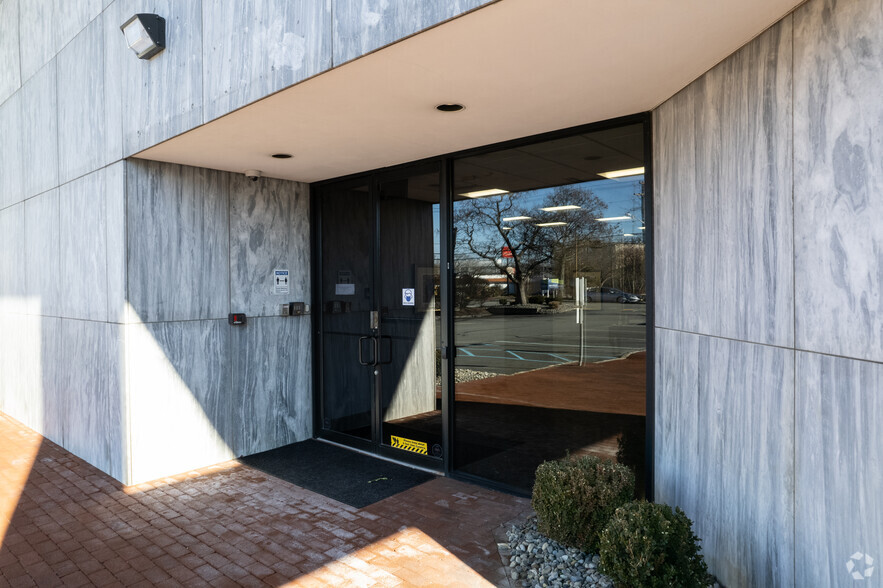 370 W Passaic St, Rochelle Park, NJ for lease - Building Photo - Image 3 of 12