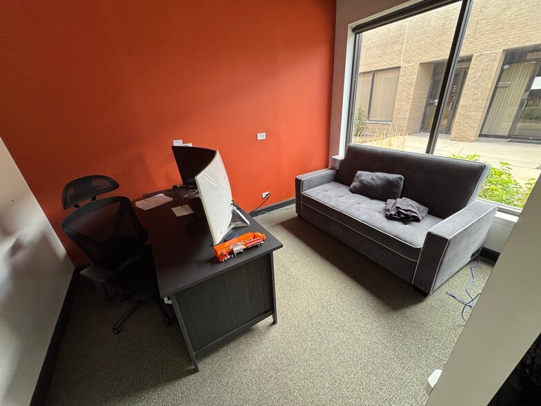 304 Howard Ave, Des Plaines, IL for sale - Building Photo - Image 2 of 28