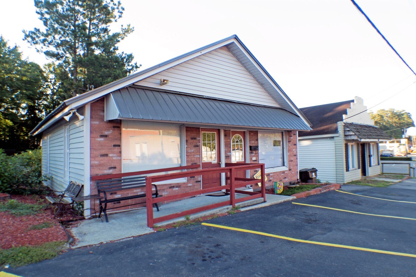 709711 Carthage St, Sanford, NC 27330