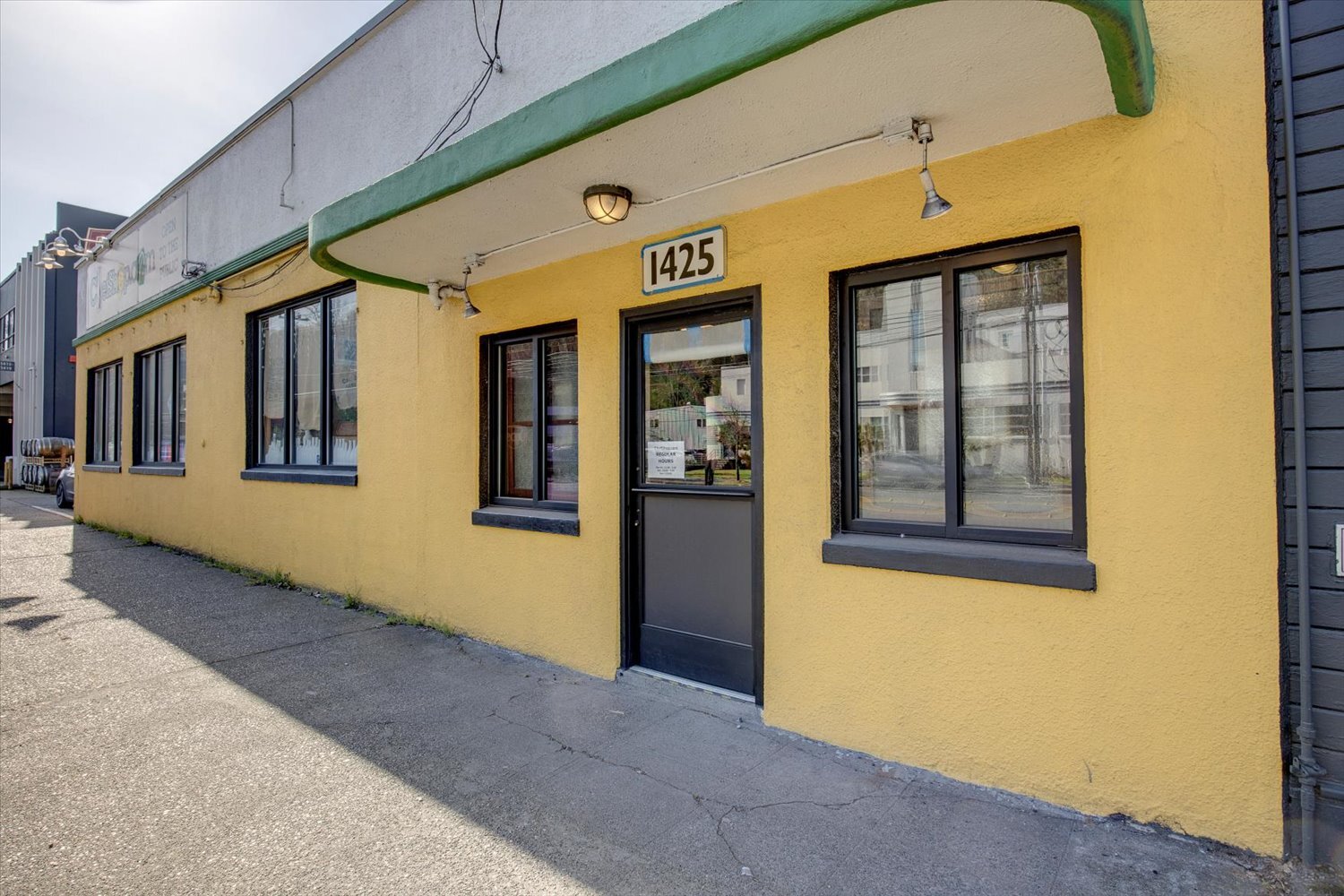 1415-1419 Elliott Ave W, Seattle, WA for lease Building Photo- Image 1 of 2