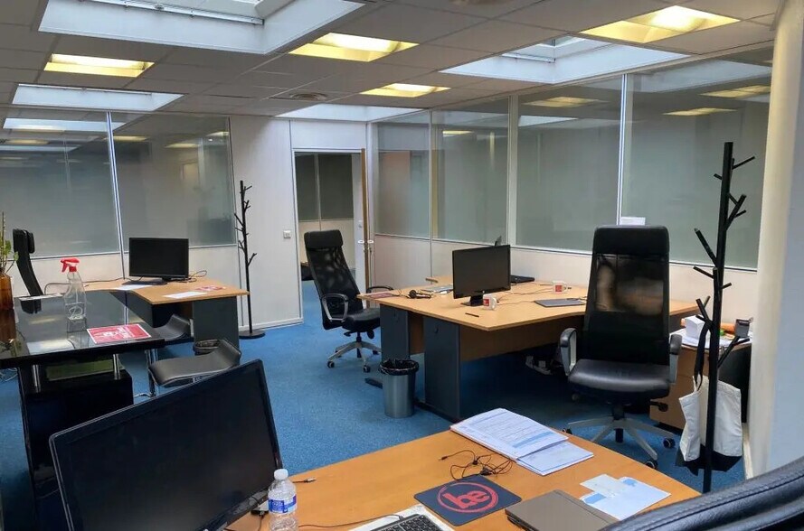 4-6 Rue D'Orleans, Saint-Cloud for lease - Building Photo - Image 3 of 20