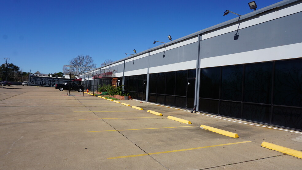 867-873 Dulles Ave, Stafford, TX for lease - Building Photo - Image 3 of 16