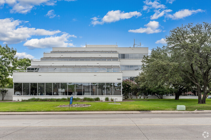 1301 S Bowen Rd, Arlington, TX for lease - Building Photo - Image 3 of 15