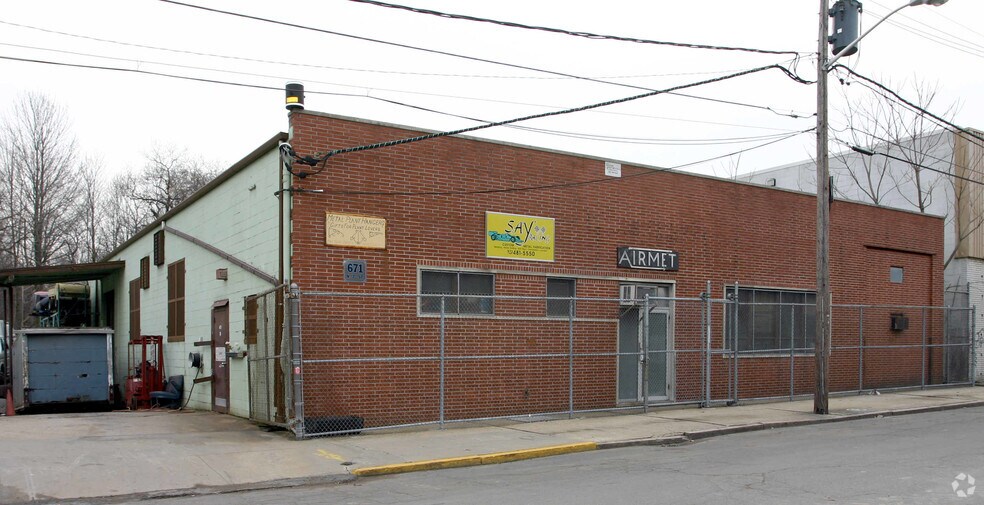671 3rd St, Newark, NJ for sale - Primary Photo - Image 1 of 1
