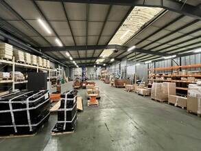 Office in Trappes for lease Interior Photo- Image 1 of 4