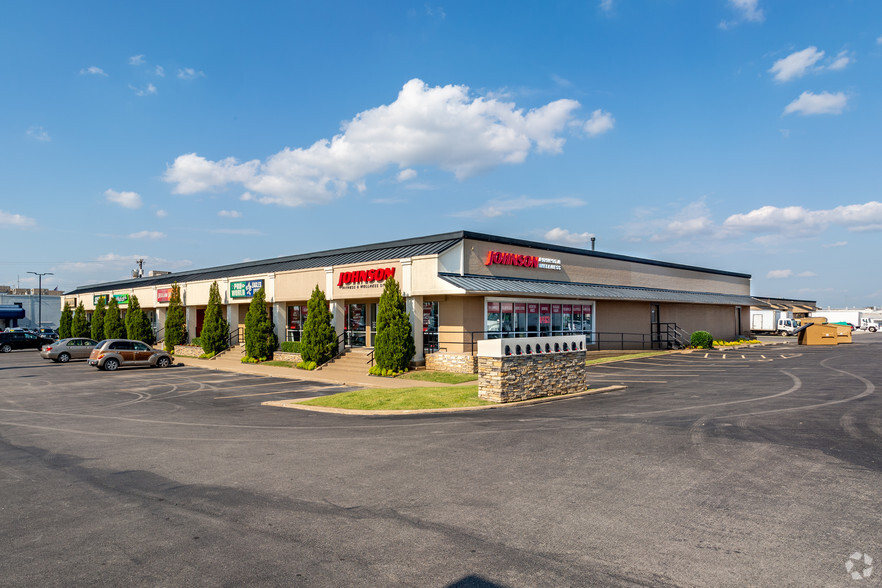 4343 S Memorial Dr, Tulsa, OK for lease - Building Photo - Image 2 of 15