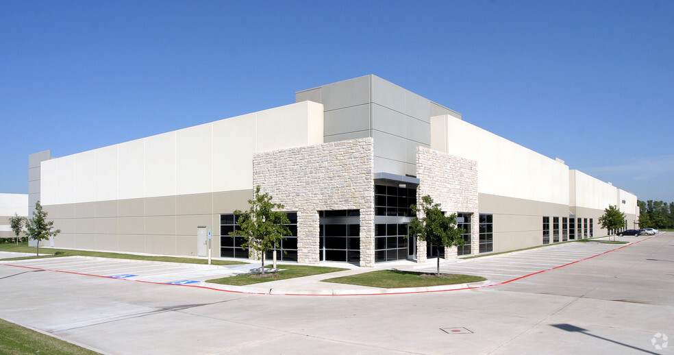 801 Hammond St, Coppell, TX for lease - Building Photo - Image 2 of 4