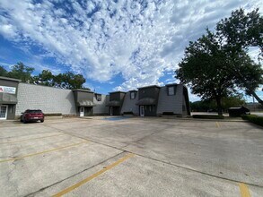 3350 Mcfaddin St, Beaumont, TX for lease Interior Photo- Image 2 of 13