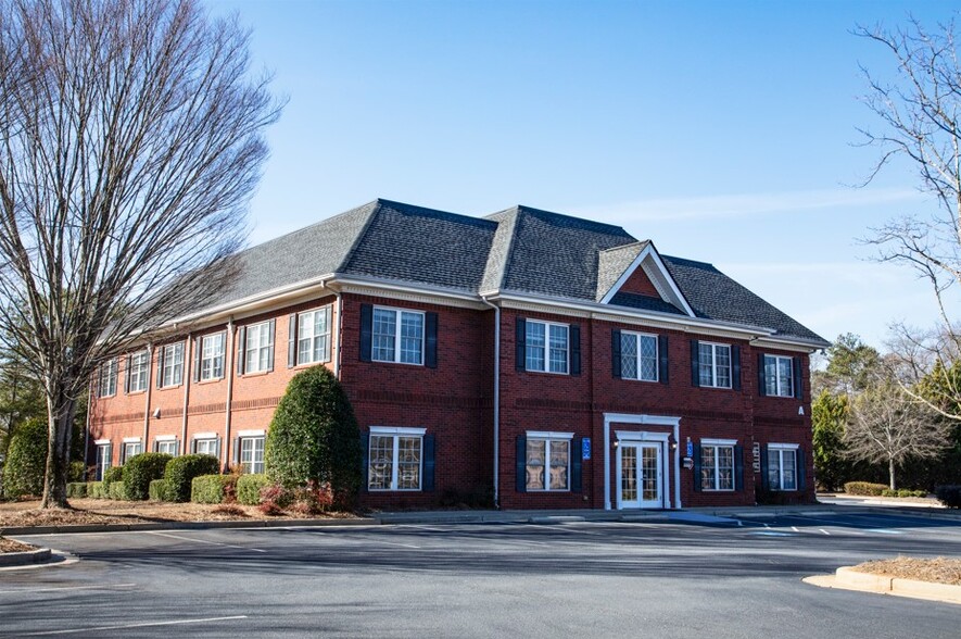 1290 Kennestone Cir, Marietta, GA for lease - Building Photo - Image 1 of 9