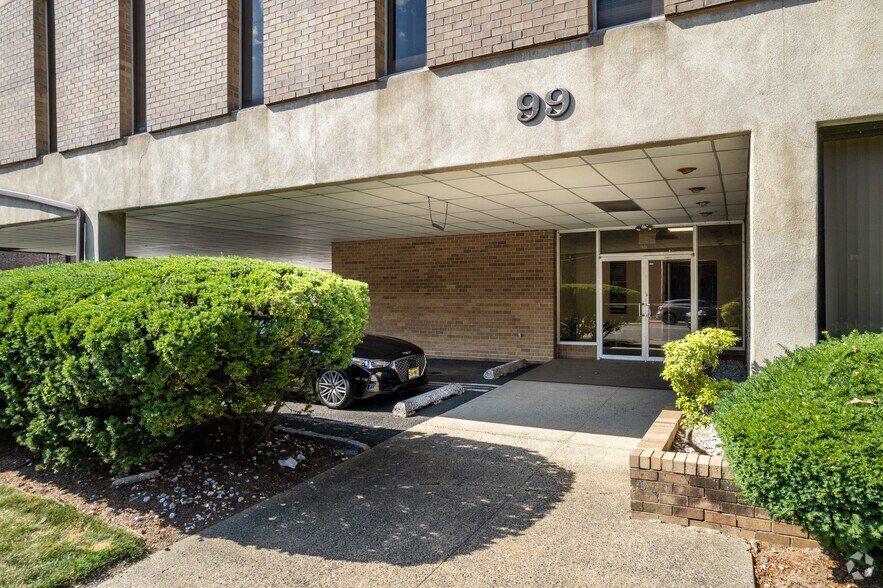 99 Morris Ave, Springfield, NJ for lease - Building Photo - Image 3 of 9