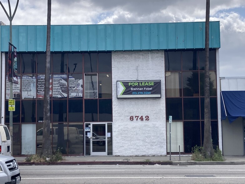 6742 Van Nuys Blvd, Van Nuys, CA for lease - Building Photo - Image 2 of 13