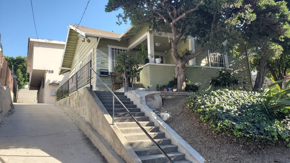 756 Hyperion Ave, Los Angeles, CA for sale - Primary Photo - Image 1 of 20