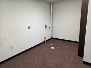 258 Corporate Dr, Madison, WI for lease Interior Photo- Image 2 of 8