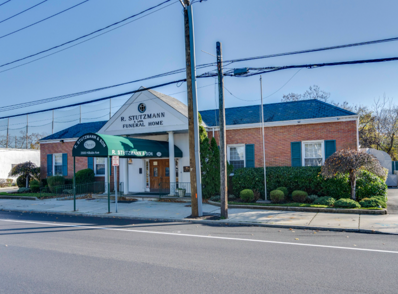 2000 Hillside Ave, North New Hyde Park, NY for sale - Primary Photo - Image 1 of 1