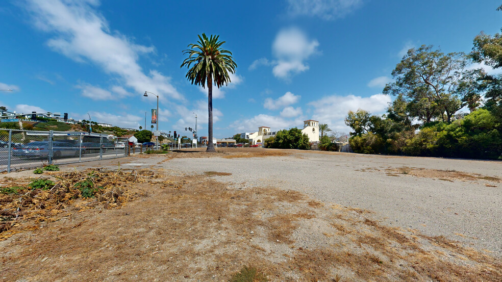 Doheny Properties portfolio of 2 properties for sale on LoopNet.com - Matterport 3D Scan - Image 3 of 46