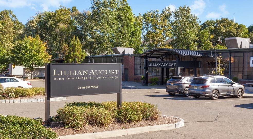 32 Knight St, Norwalk, CT for sale - Building Photo - Image 1 of 1