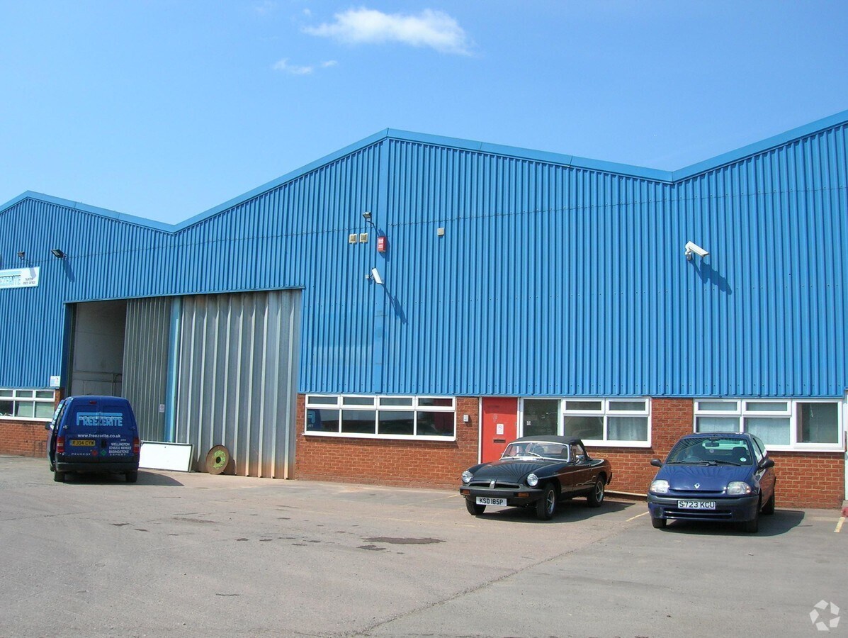 Higher Poole, Wellington, TA21 9HW Poole Industrial Estate