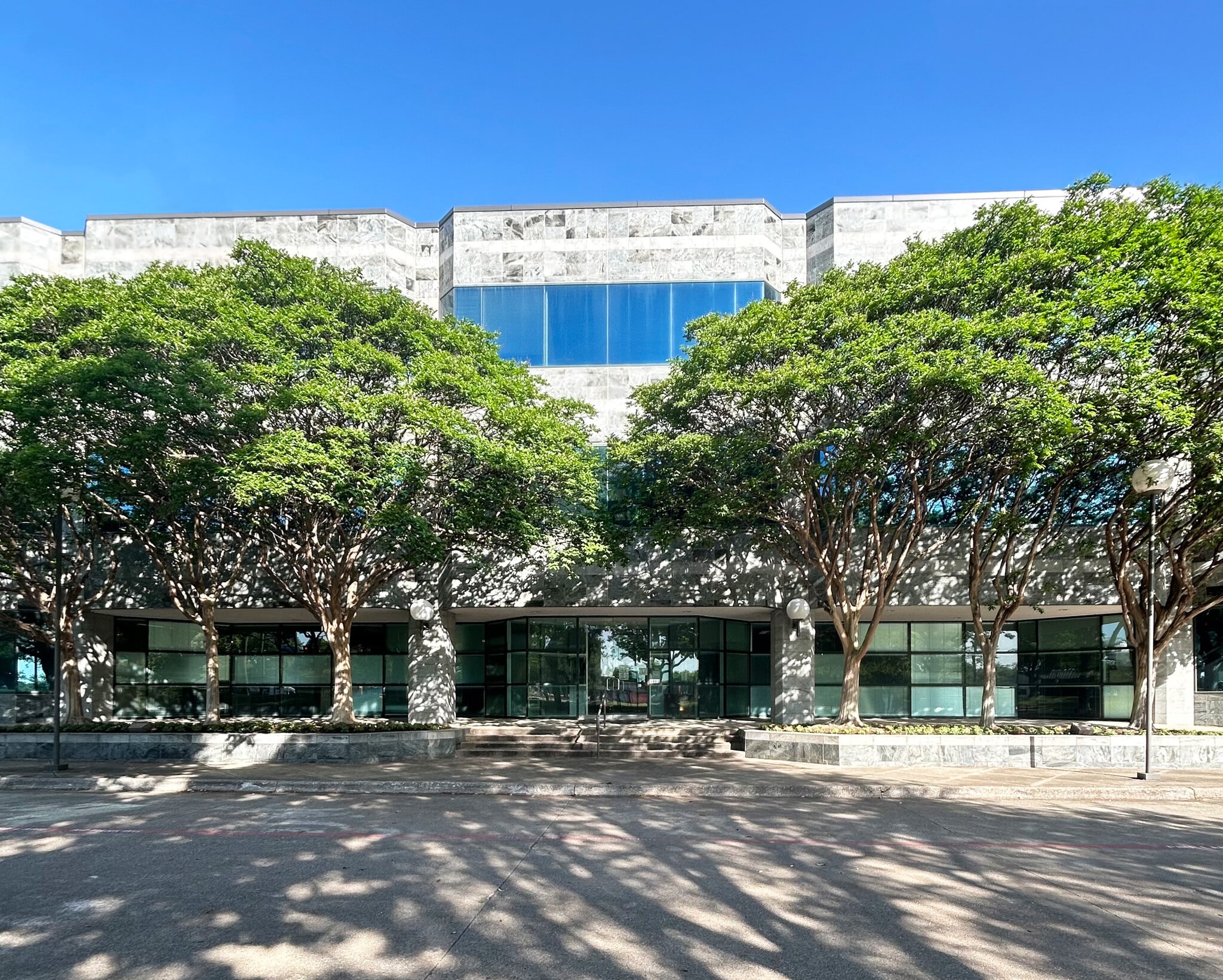 4949 Keller Springs Rd, Addison, TX for lease Building Photo- Image 1 of 9