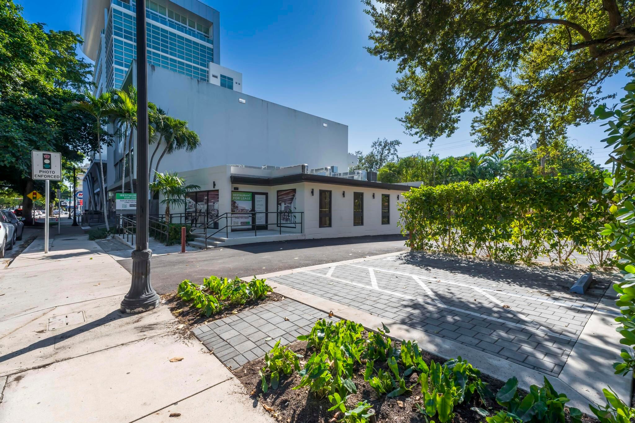 1760 SW 22 St, Coral Gables, FL for lease Building Photo- Image 1 of 17