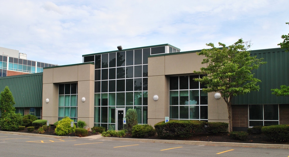12 Cabot Rd, Woburn, MA for lease - Building Photo - Image 1 of 7