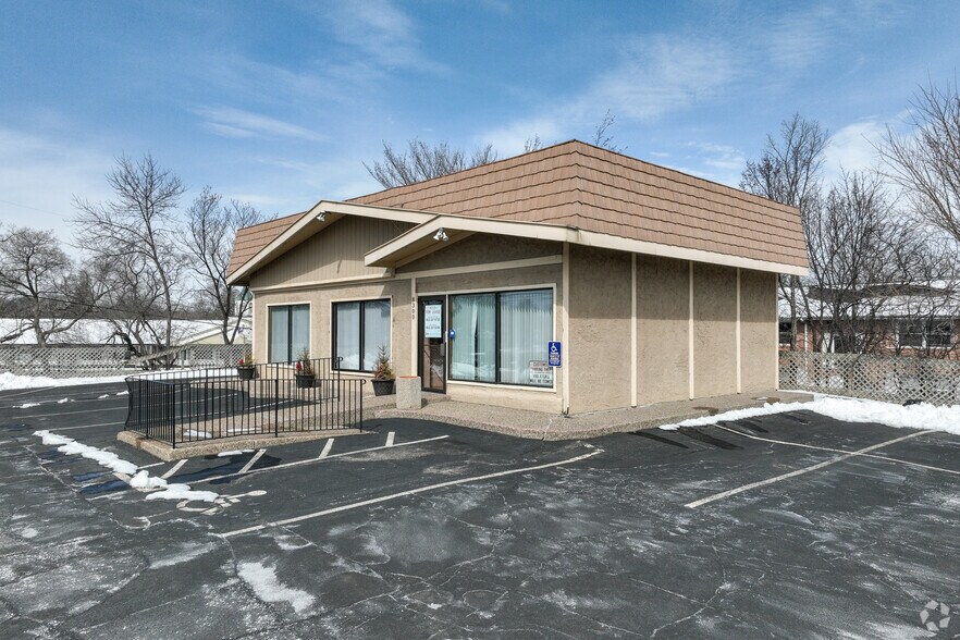 8300 Minnetonka Blvd, Saint Louis Park, MN for sale - Building Photo - Image 2 of 9