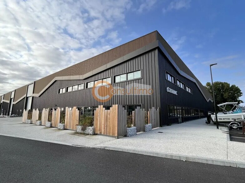 Flex in La Teste-de-Buch for lease - Building Photo - Image 1 of 12