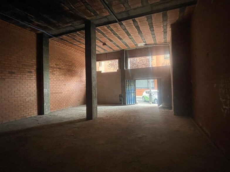 Retail in Cáceres for lease - Building Photo - Image 1 of 2