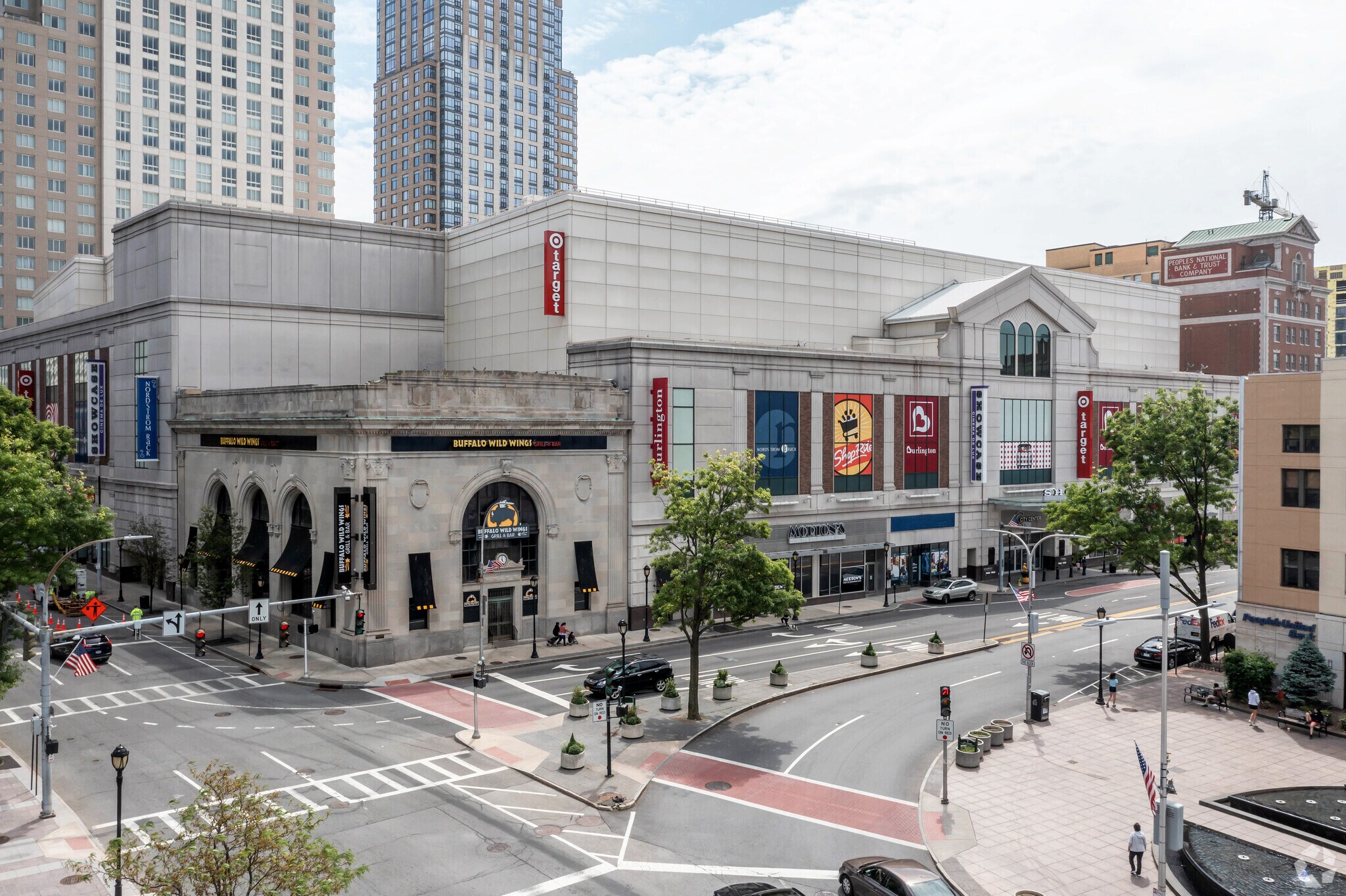 1-13 City Plz, White Plains, NY for lease Primary Photo- Image 1 of 23