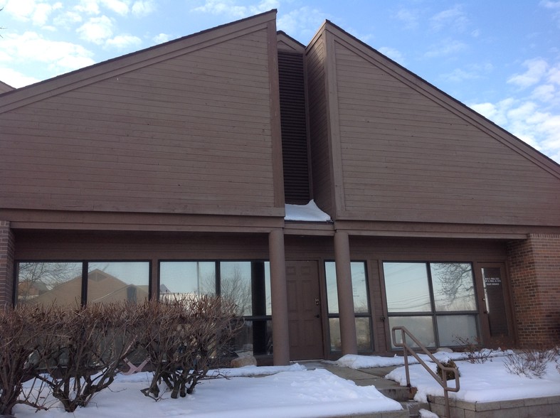 555 W Schrock Rd, Westerville, OH for lease - Building Photo - Image 1 of 29