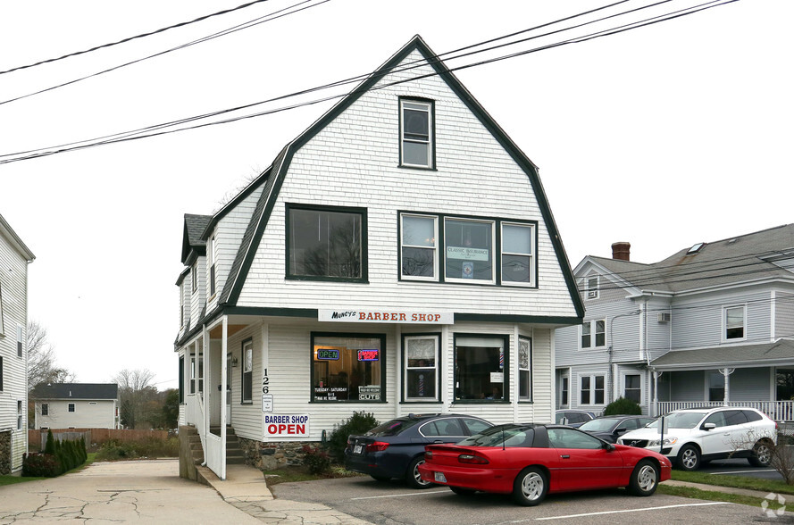 126 W Main Rd, Middletown, RI for sale - Primary Photo - Image 1 of 1